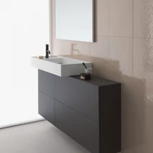 Keskeny mosdószekrény